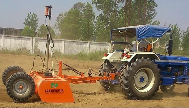 激光平地機 現代農業高效作業的得力助手